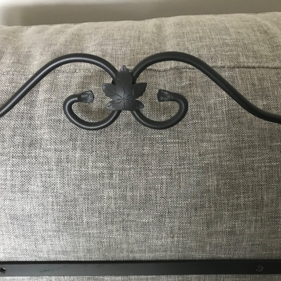 Longaberger Foundry Wrought Iron Envelope Rack - Picture 5 of 8